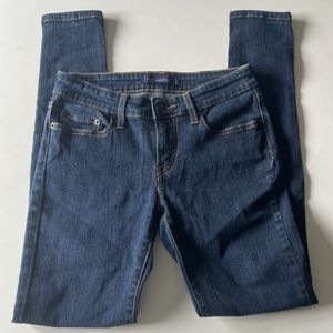 Levi’s 535 Leggings Jeans Size 5 Skinny Leg Low Rise 98% Cotton 2% Elastane